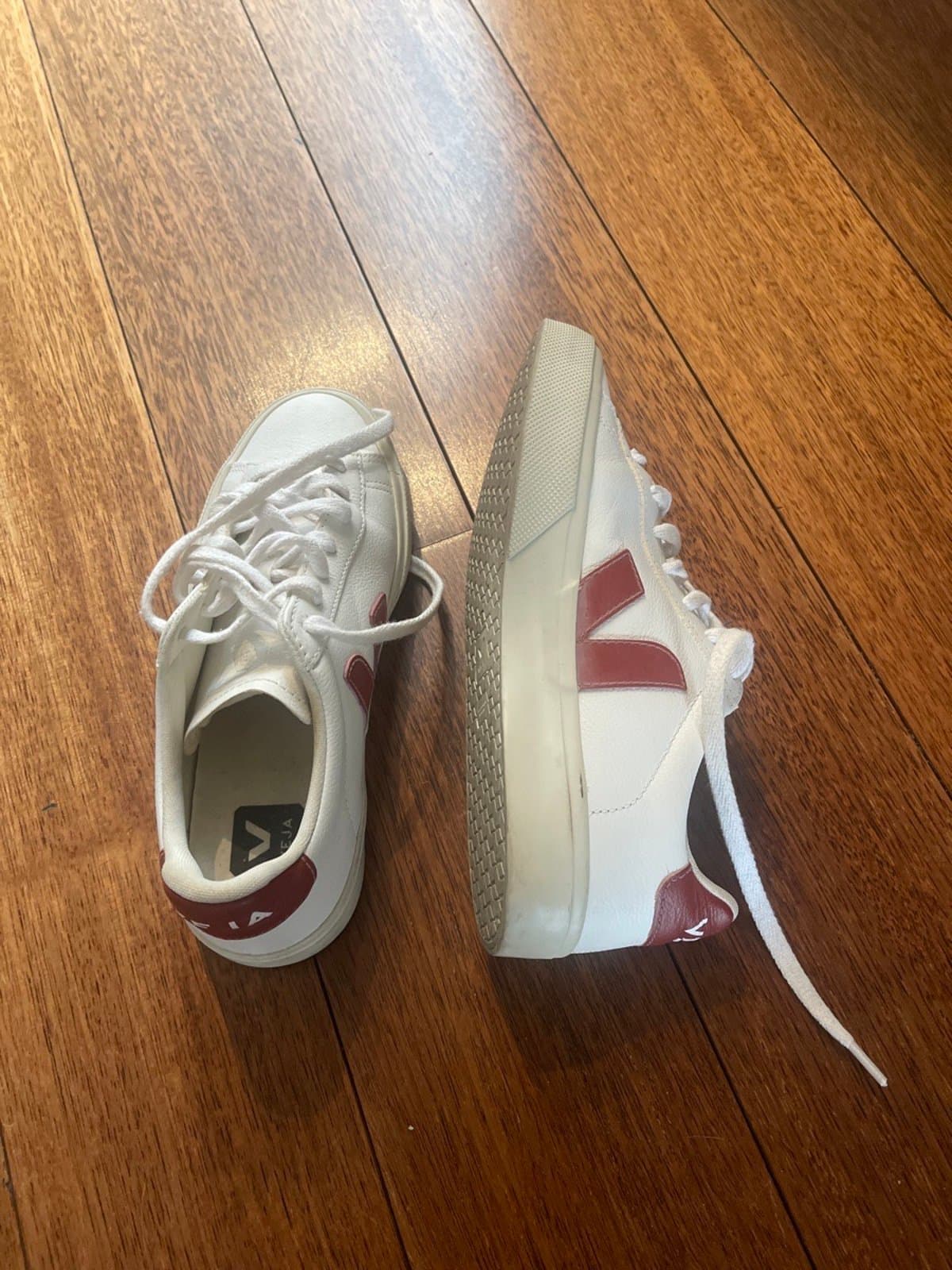 Unknown Chalk-White Sneakers